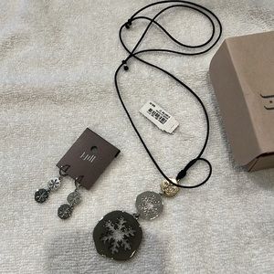 Snowflake necklace and earring set